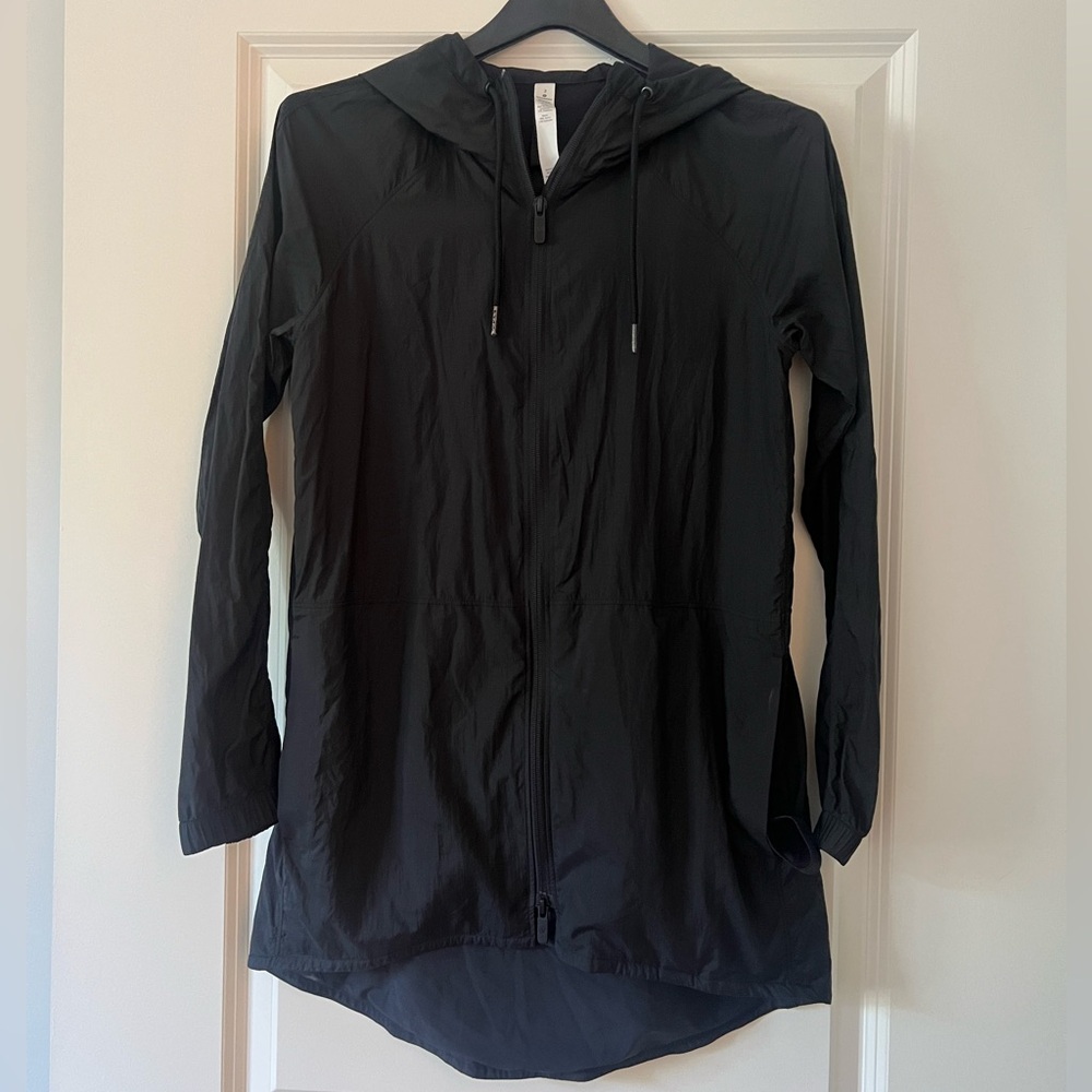Lululemon Seek the Sky size 2 Black Hooded Zip-Up Jacket